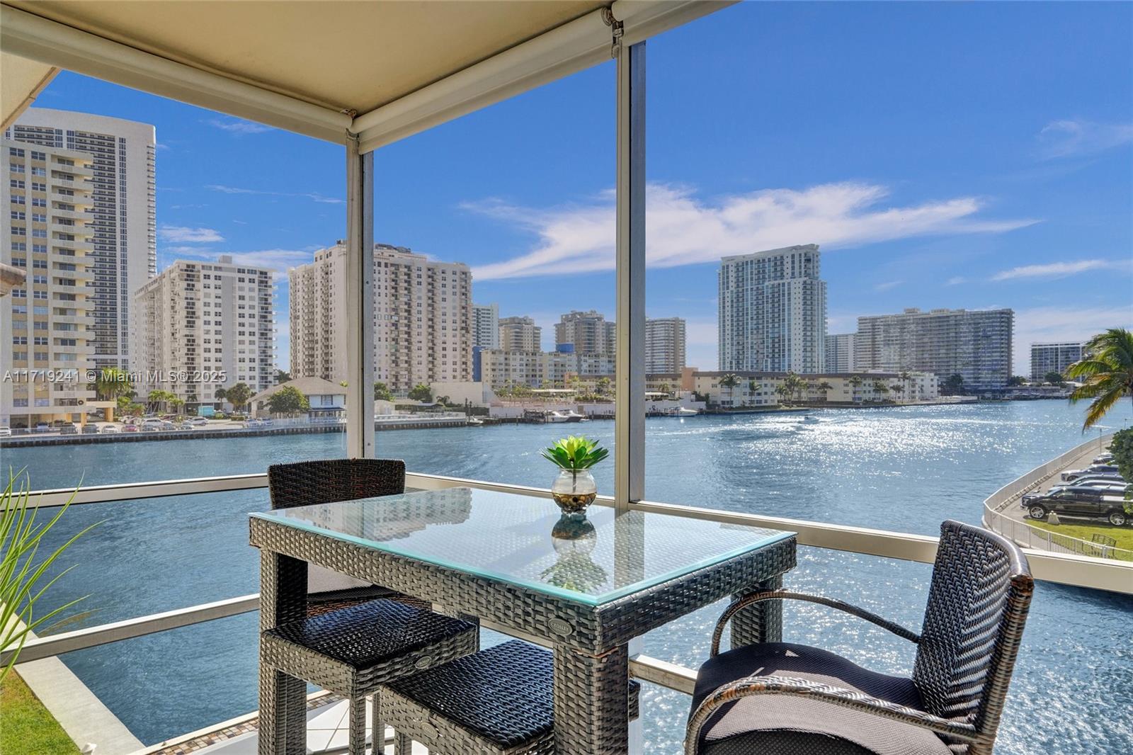 2600 Diana Dr 308, Hallandale Beach, Broward County, Florida - 1 Bedrooms  
2 Bathrooms - 