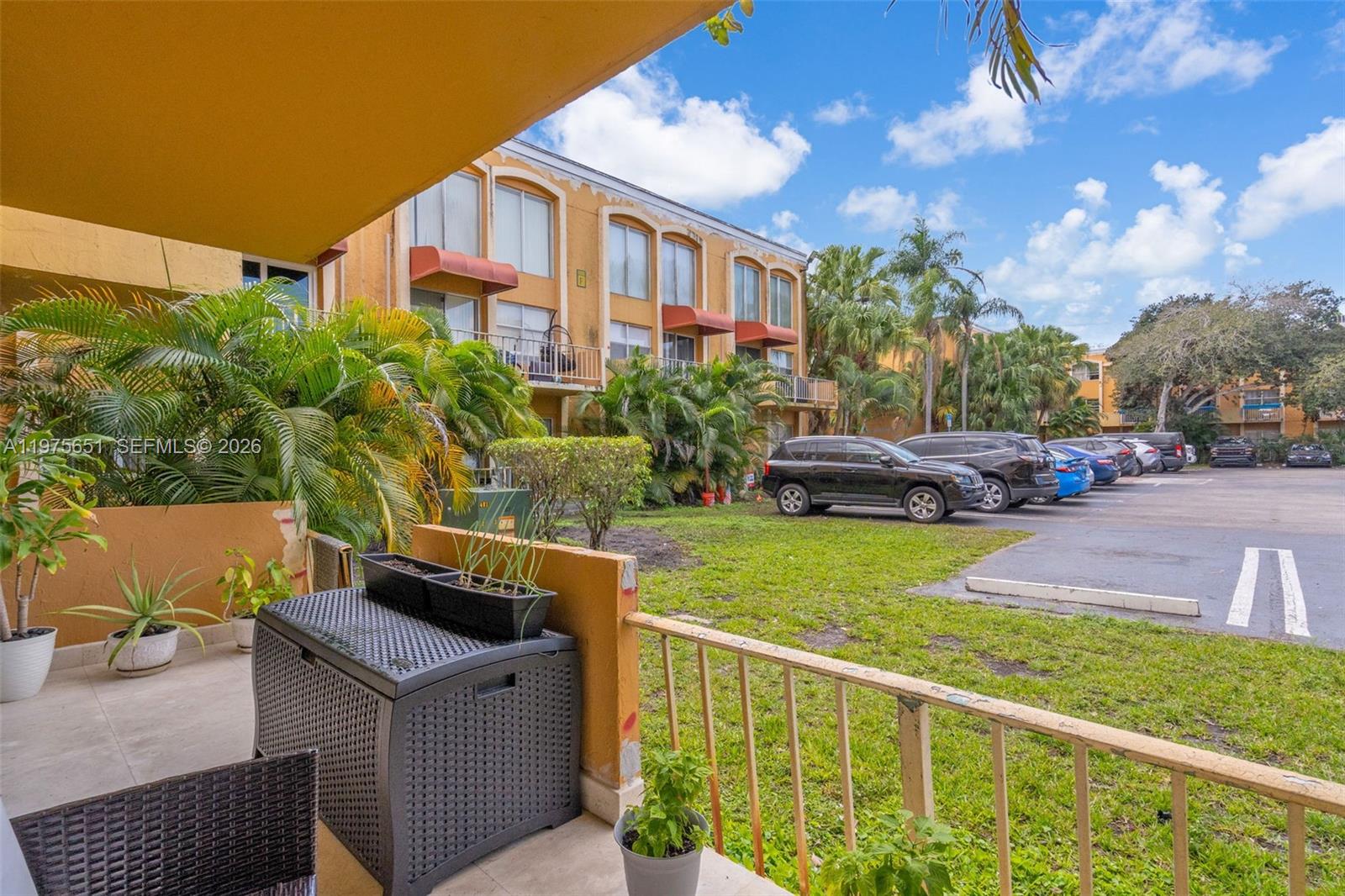 VENETIAN GARDENS AT COUNT - Residential