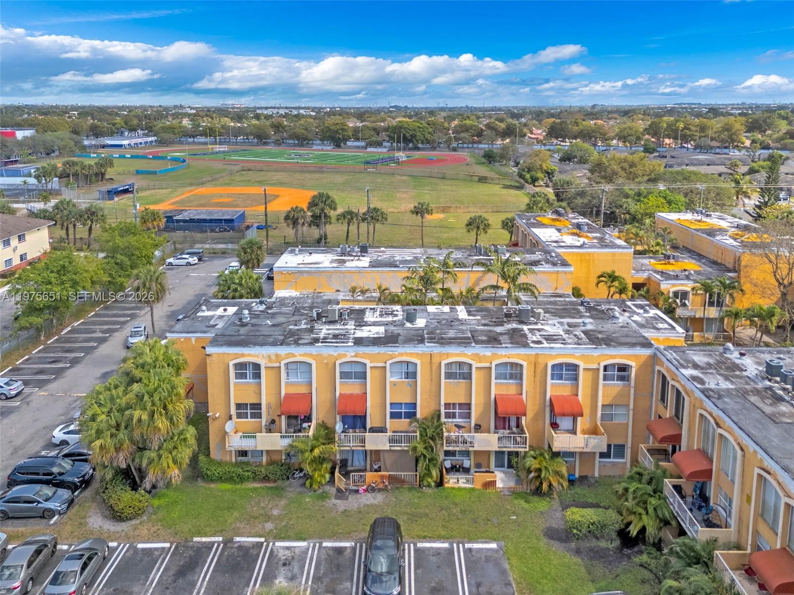 VENETIAN GARDENS AT COUNT - Residential