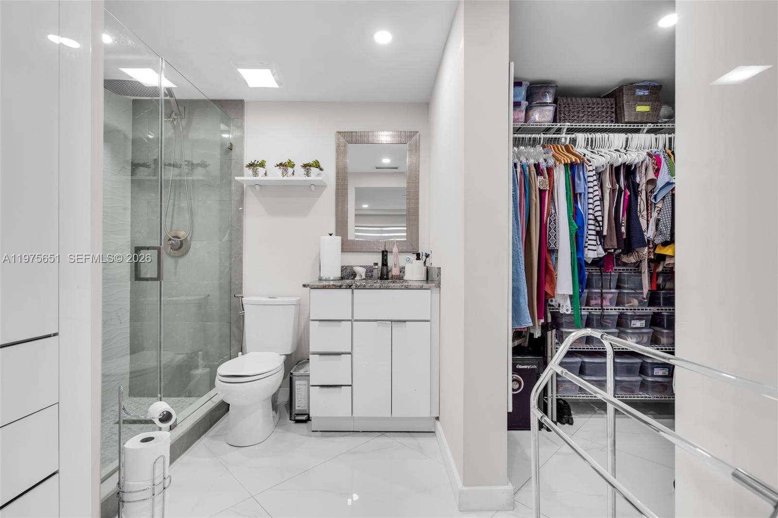 VENETIAN GARDENS AT COUNT - Residential