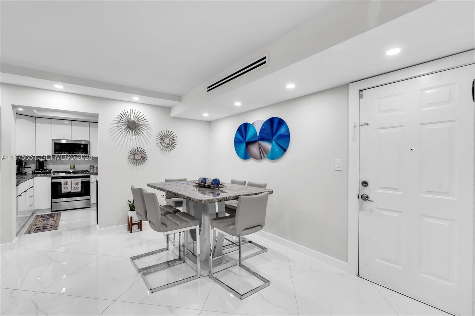 VENETIAN GARDENS AT COUNT - Residential