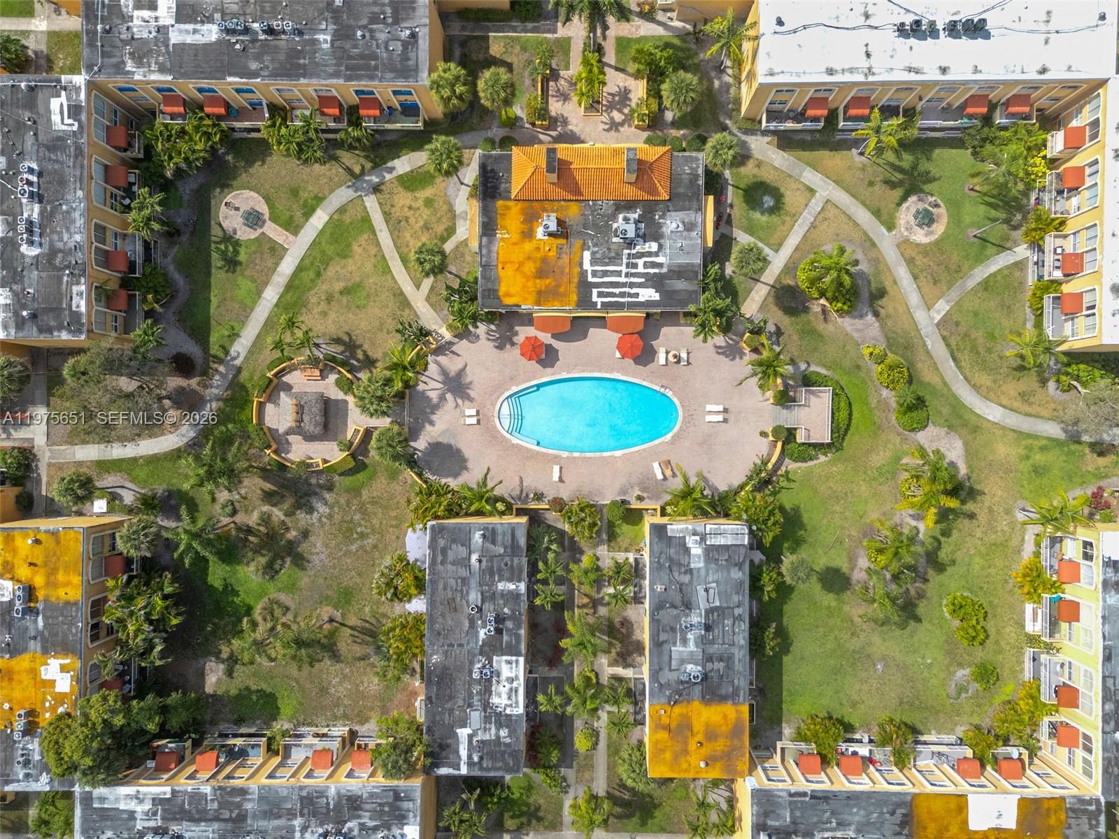 VENETIAN GARDENS AT COUNT - Residential