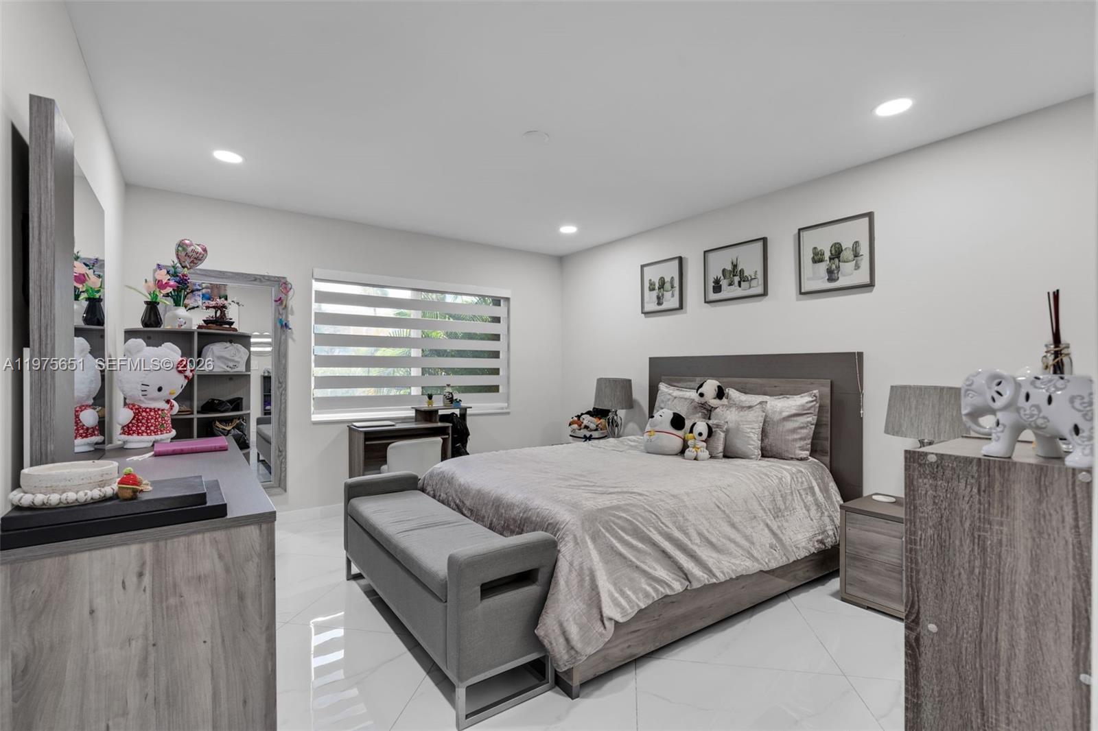 VENETIAN GARDENS AT COUNT - Residential