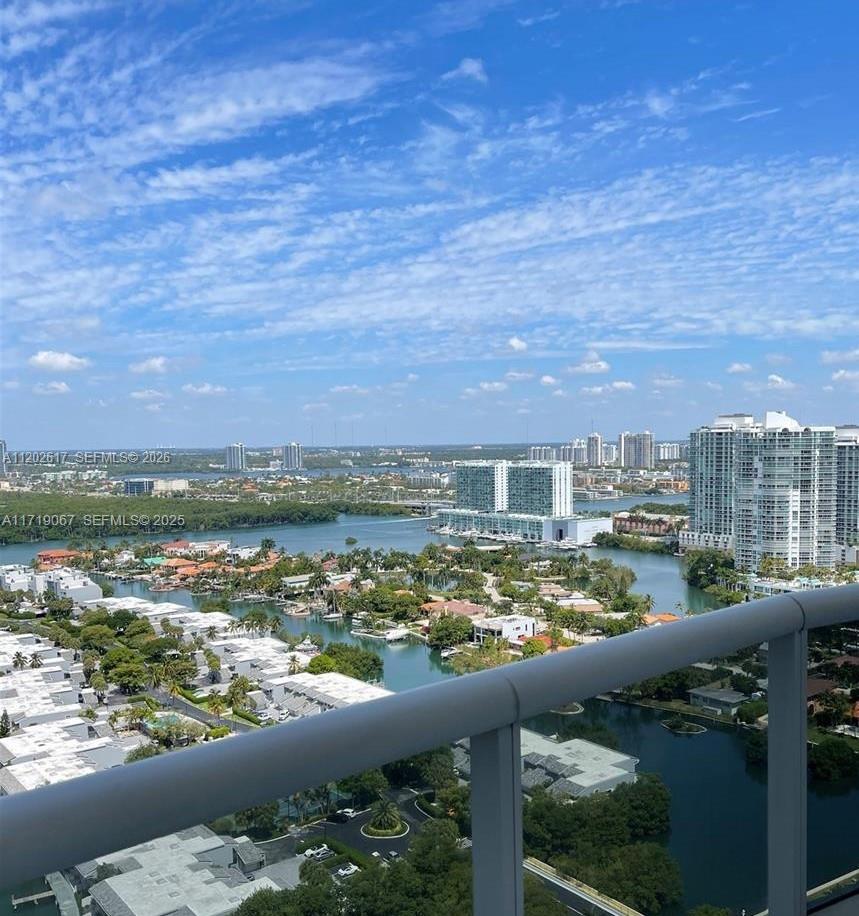 TDR TOWER I CONDO - Residential