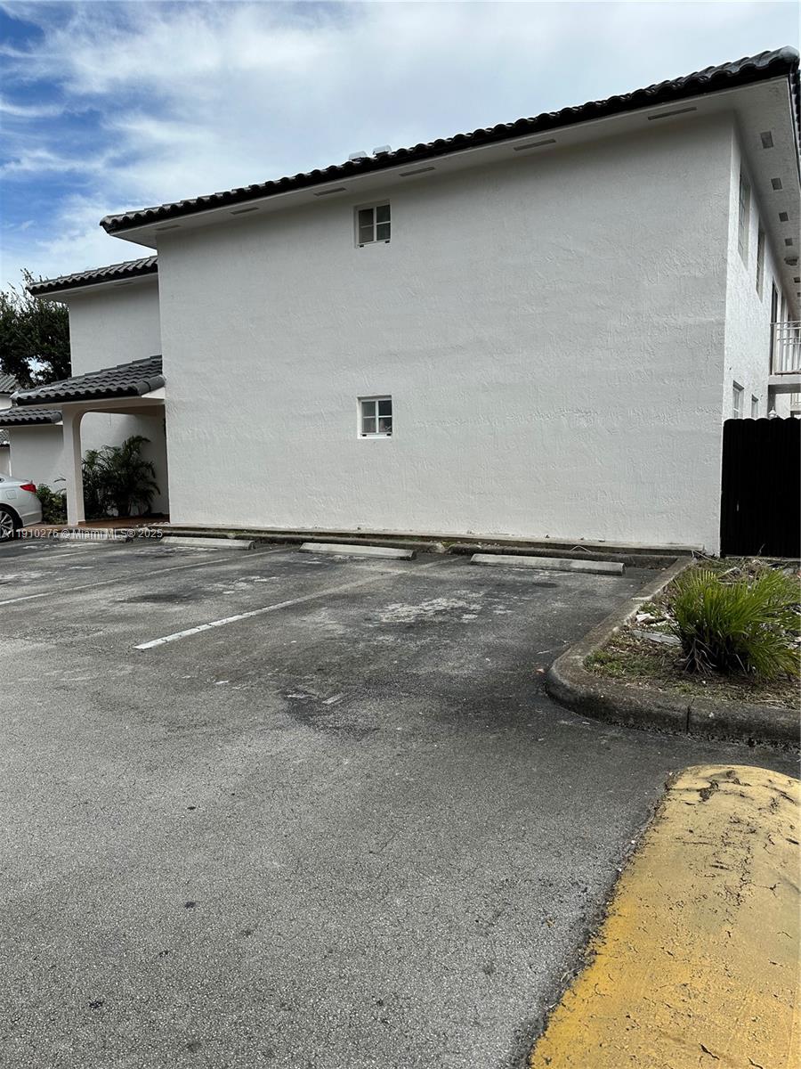 LILANDIA ESTATES CONDO - Residential Lease