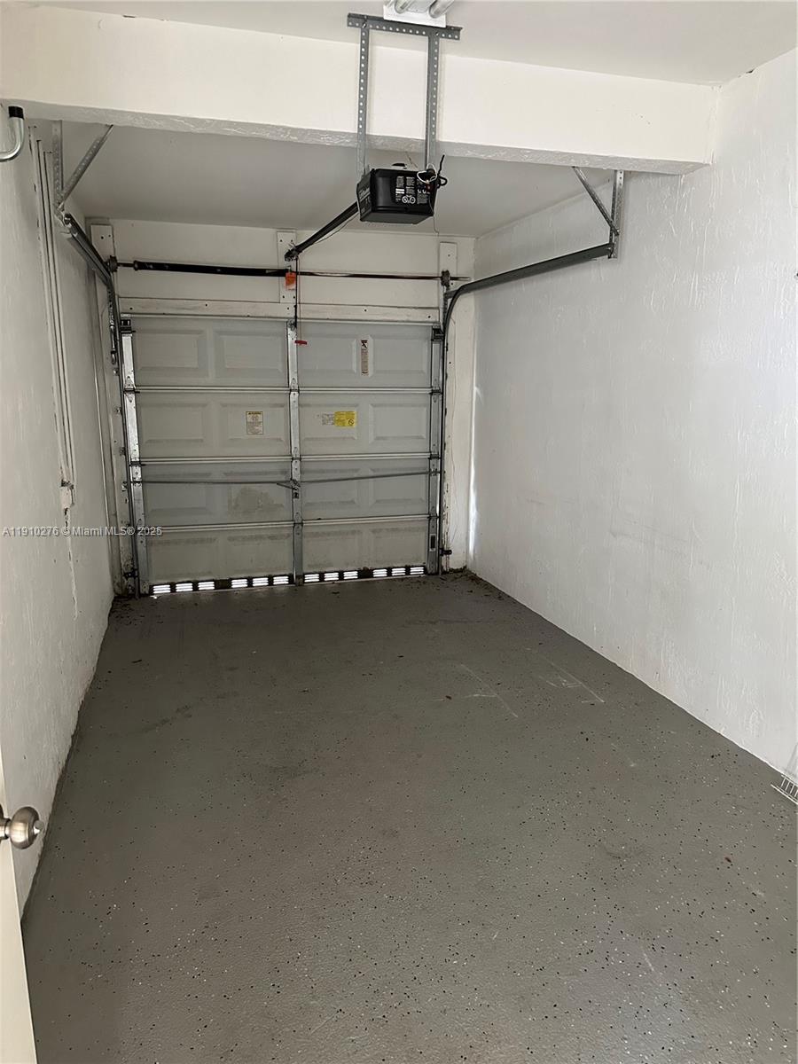 LILANDIA ESTATES CONDO - Residential Lease