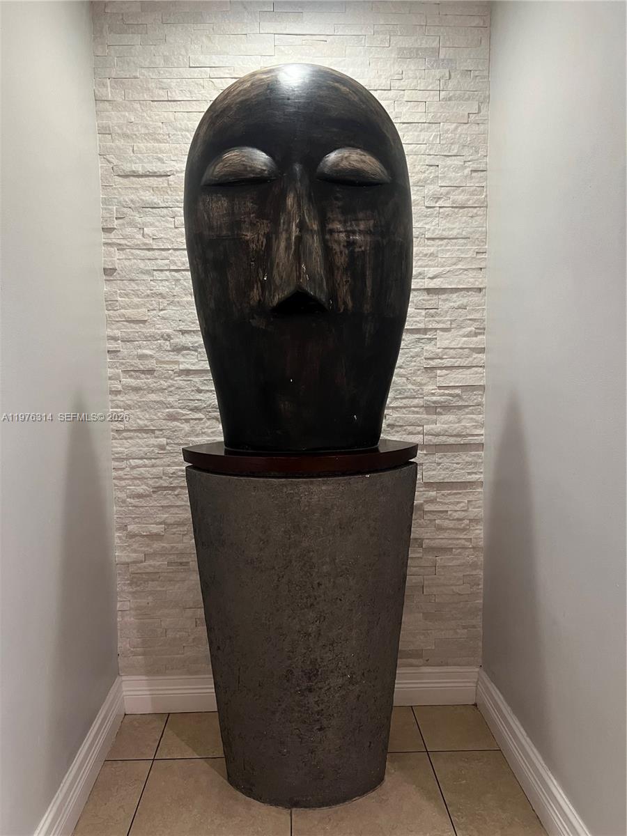 MADISON DOWNTOWN CONDO - Residential