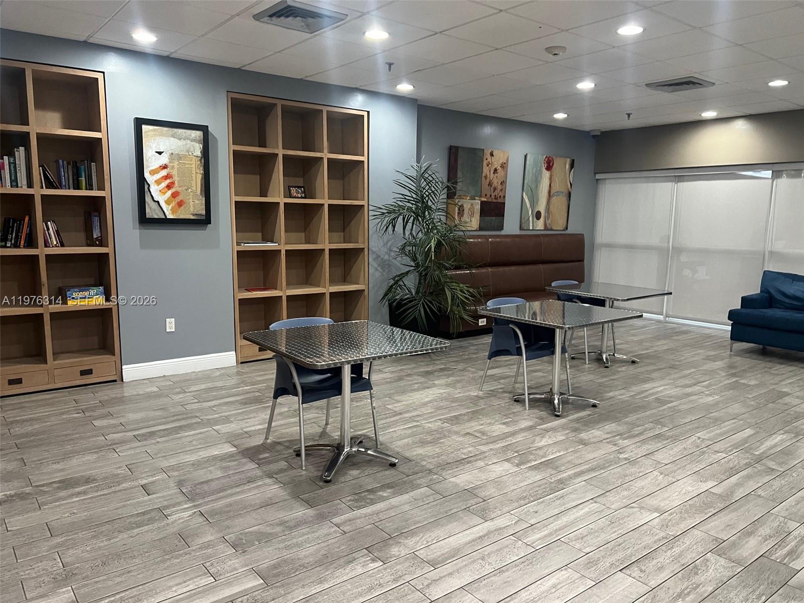 MADISON DOWNTOWN CONDO - Residential