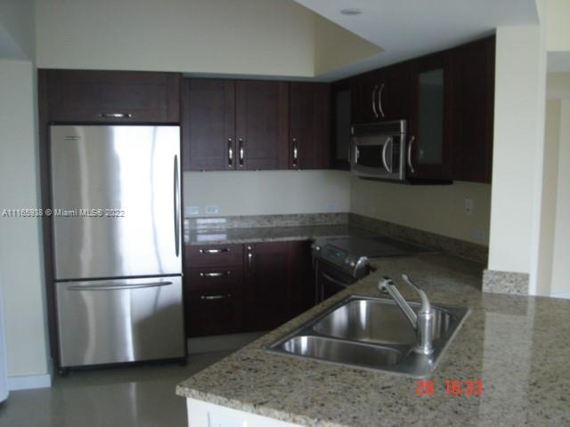 TURNBERRY VLG NO TOWER CO - Residential