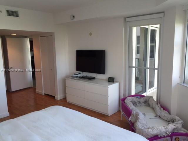 TURNBERRY VLG NO TOWER CO - Residential