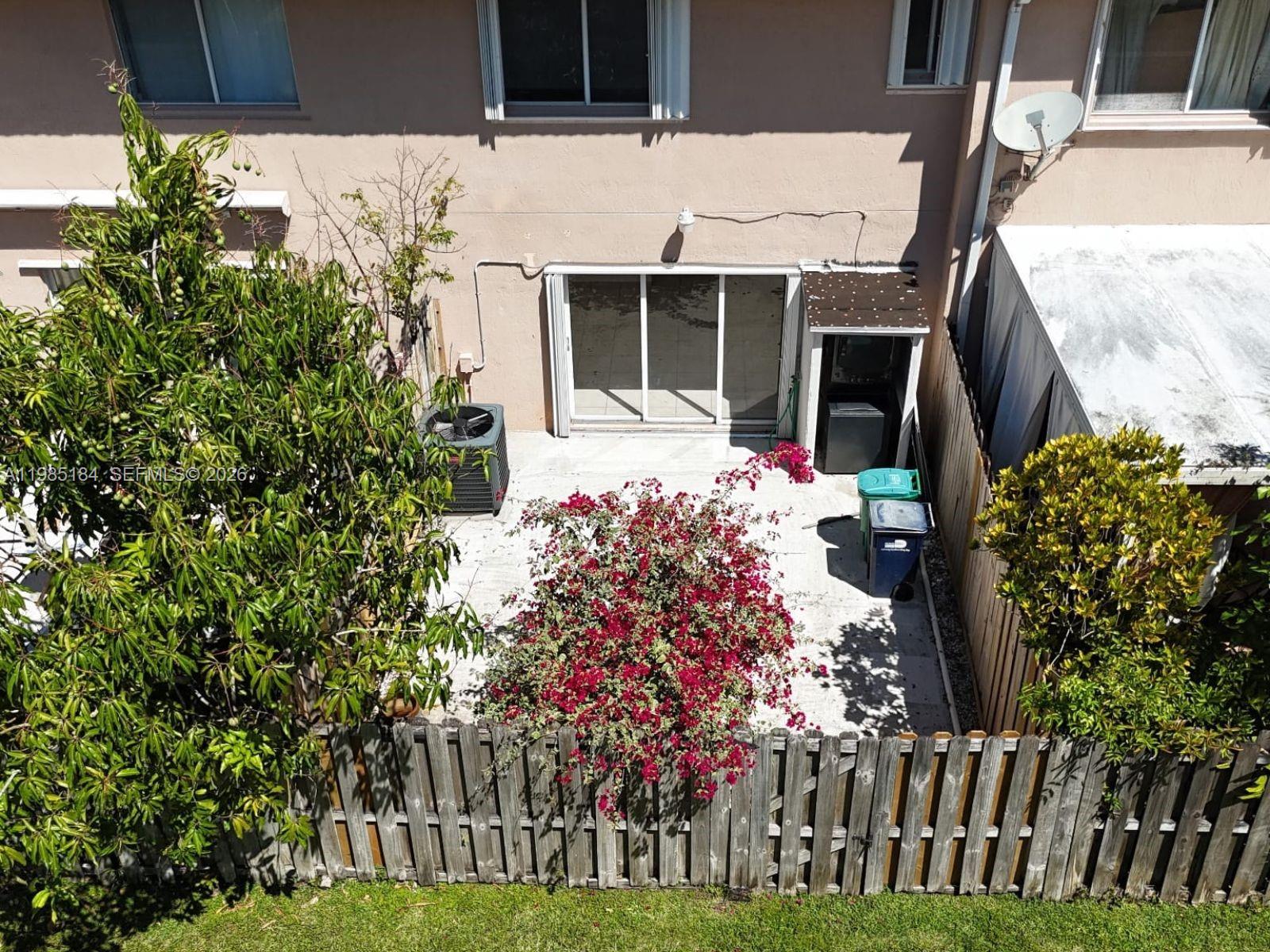 WEITZER SERENA LAKES TOWN - Residential