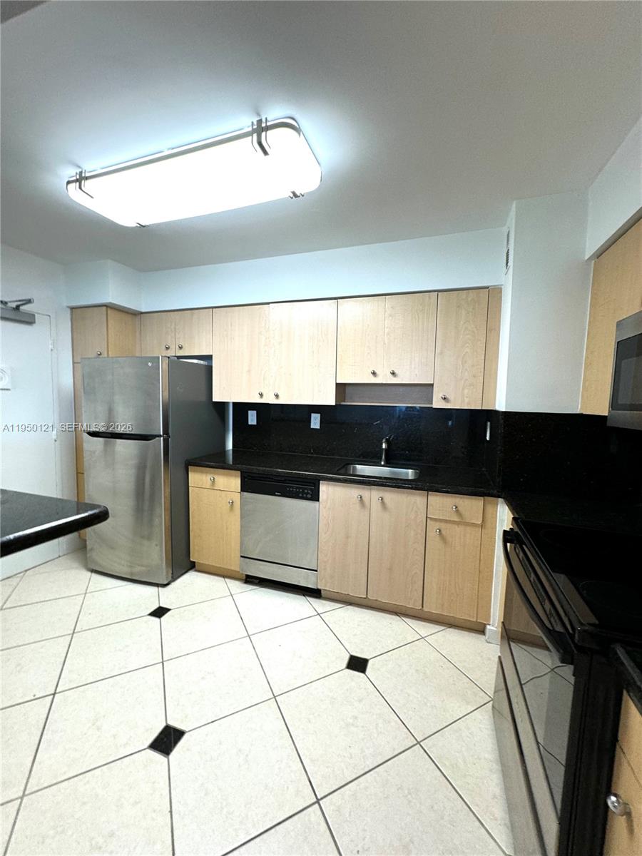 CARLISLE ON THE OCEAN CON - Residential