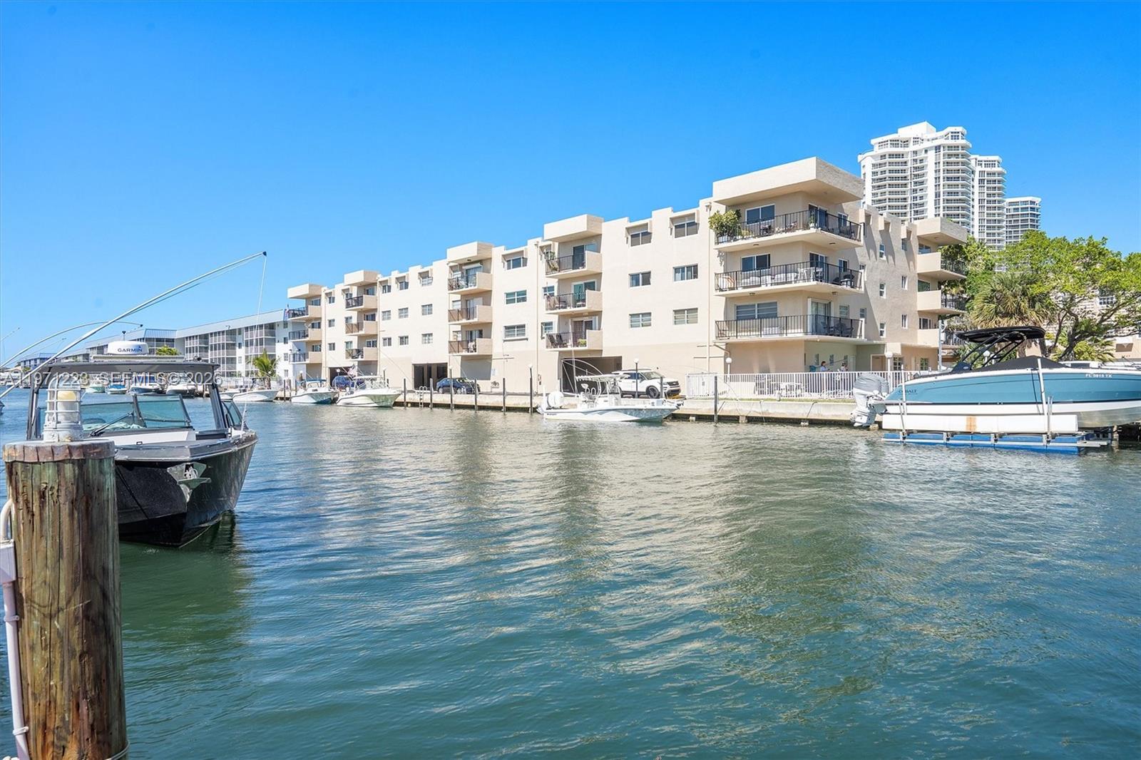 WATERWAY ISLES CONDO - Residential