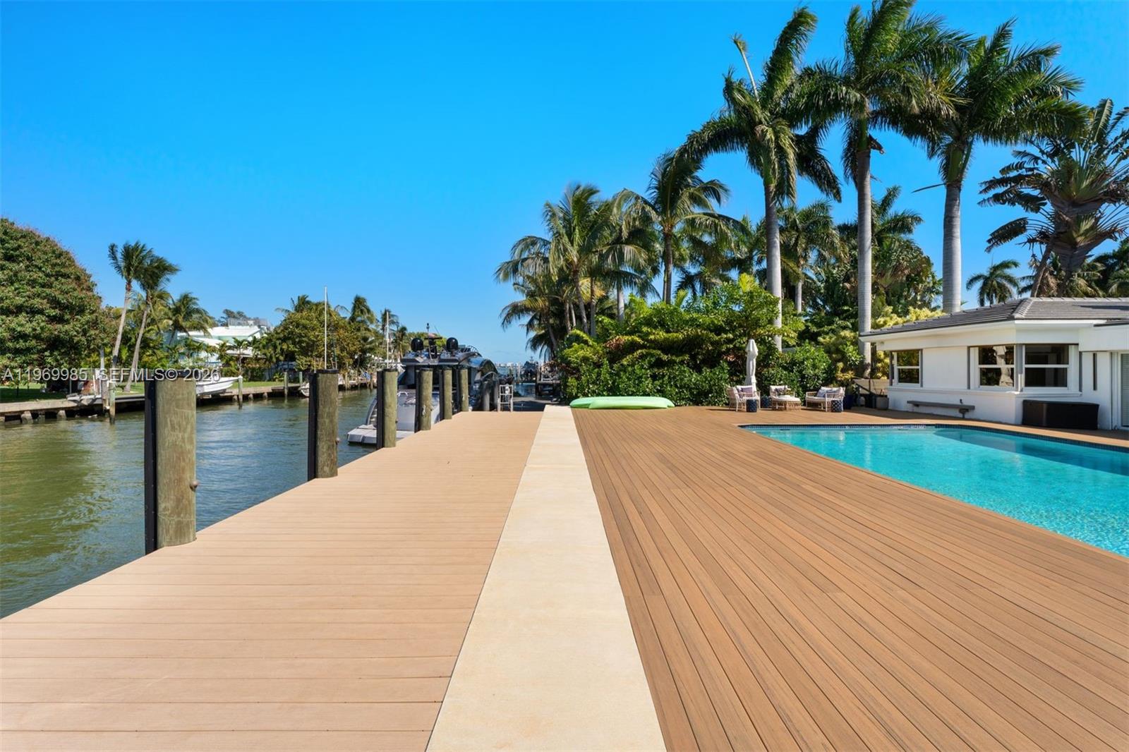 1025 Belle Meade Island Dr