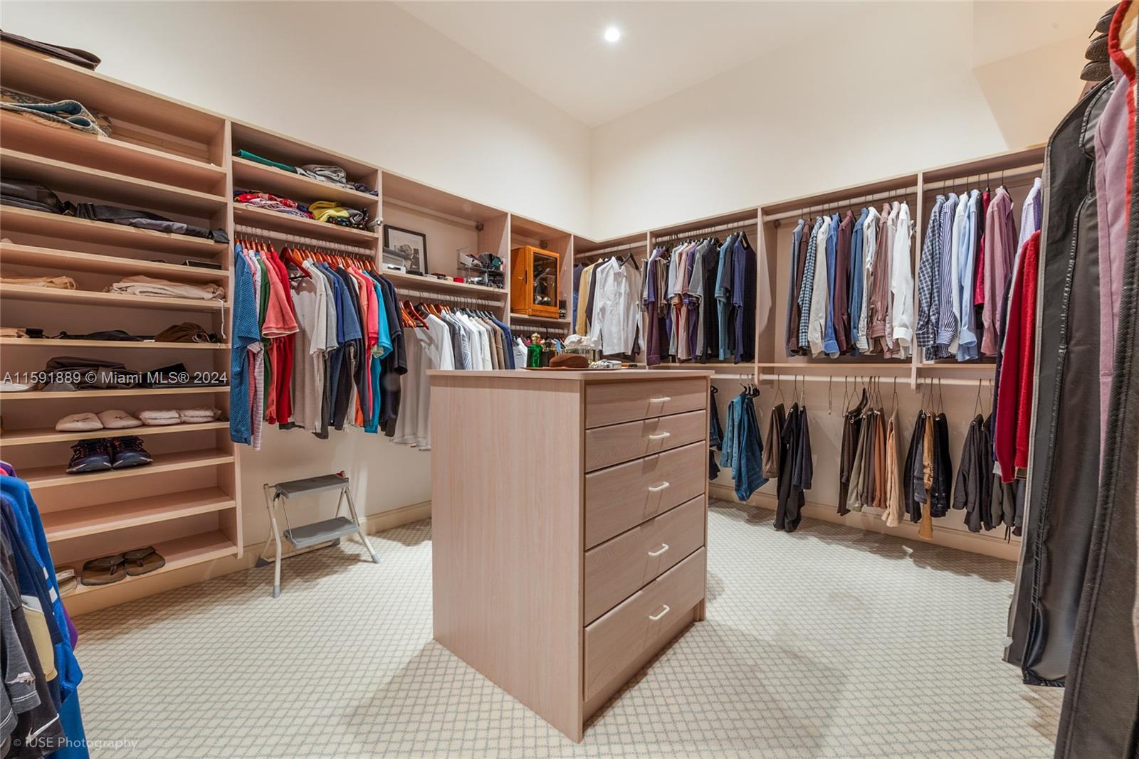 DEERING BAY CONDO II - Residential