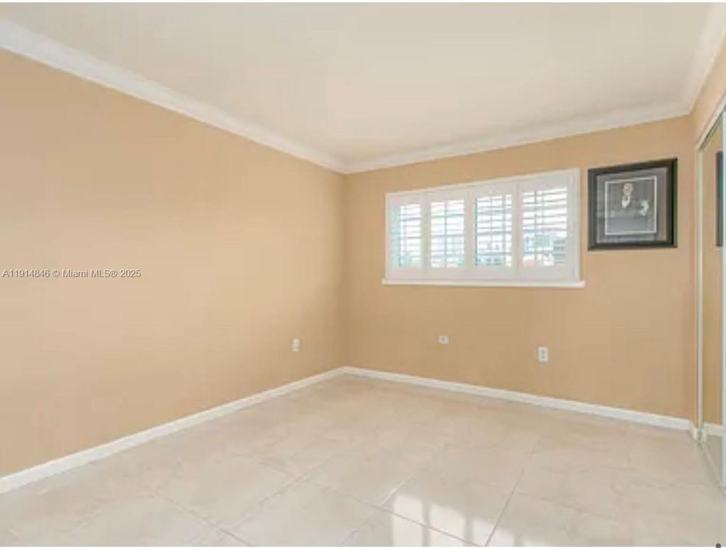 Photo of 633 NE 2nd Ave #18, Fort Lauderdale, FL 33304 (MLS # A11914846)