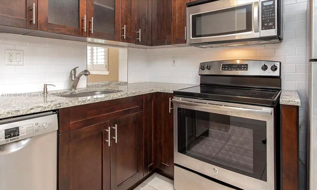 CHATEAU CONDO - Residential Lease