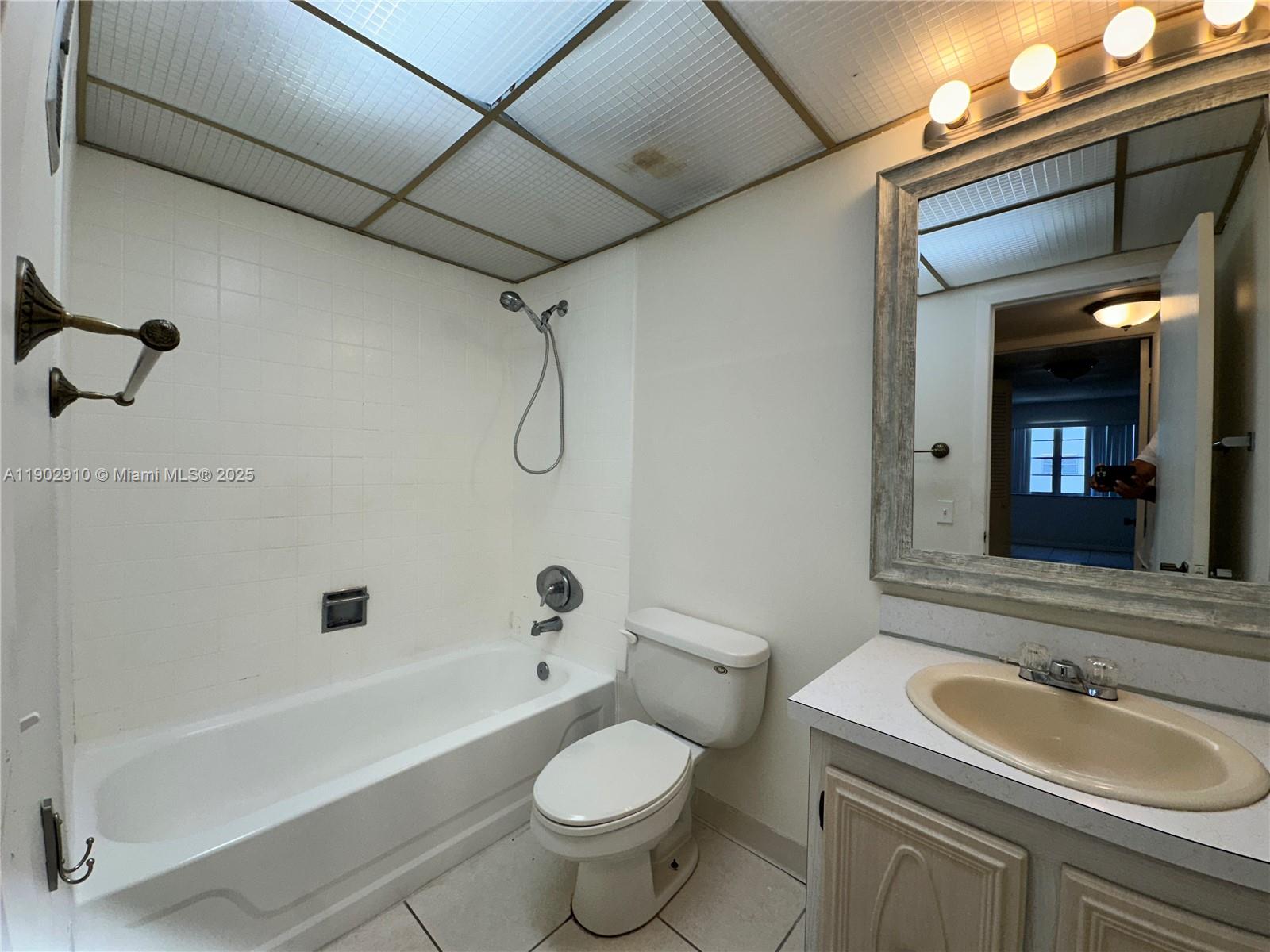 GOLDEN TERRACE CONDO - Residential Lease