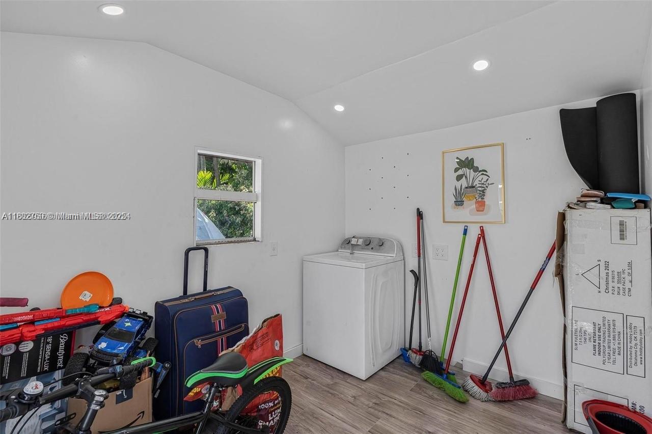 INGLESIDE PARK REV - Residential