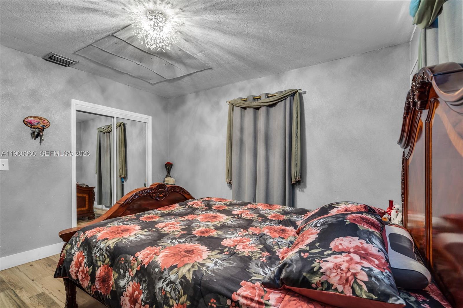 ELSON MANORS - Residential