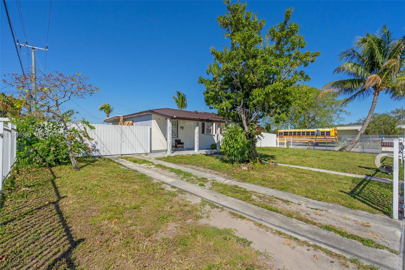 ELSON MANORS - Residential