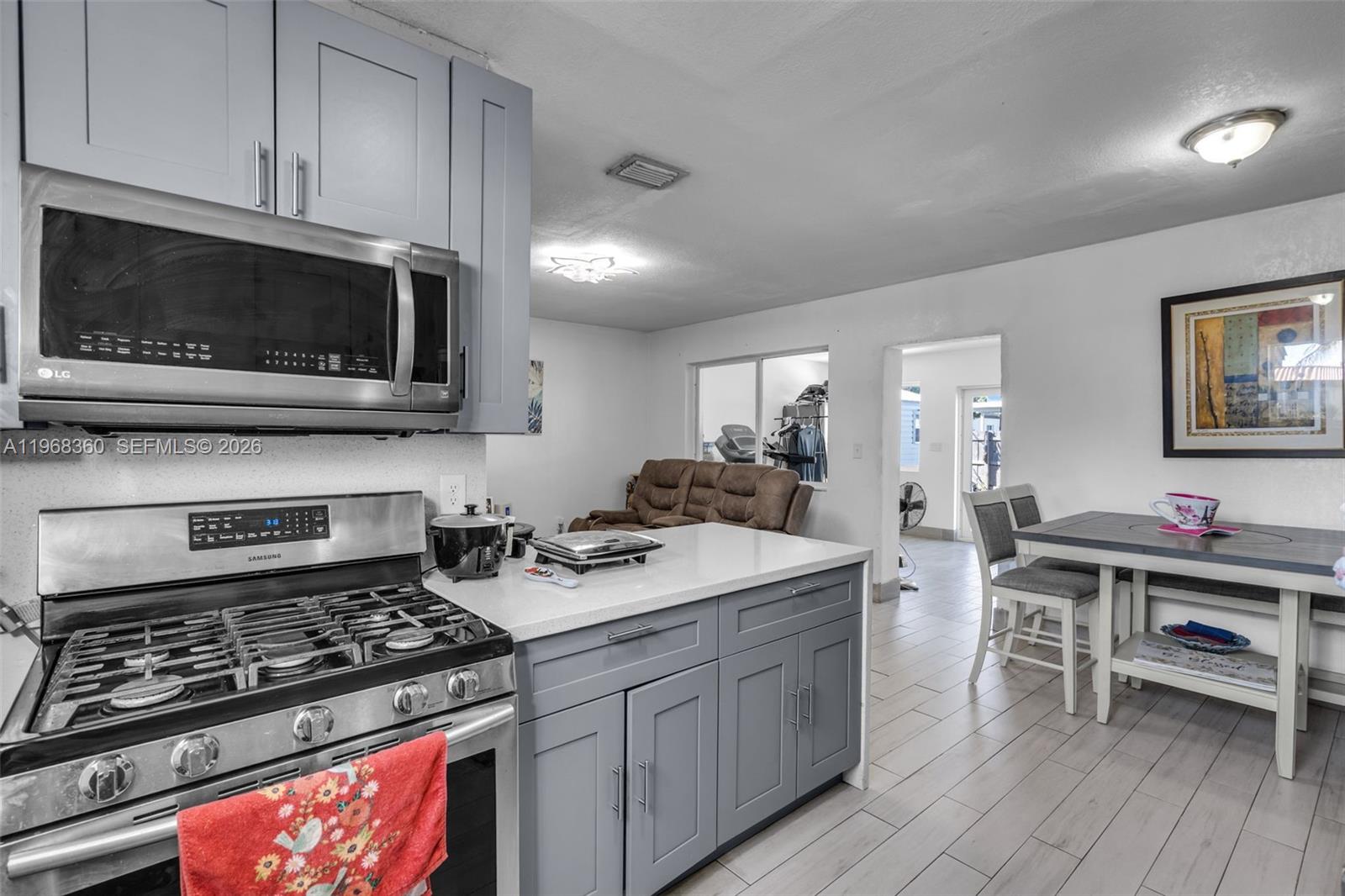 ELSON MANORS - Residential