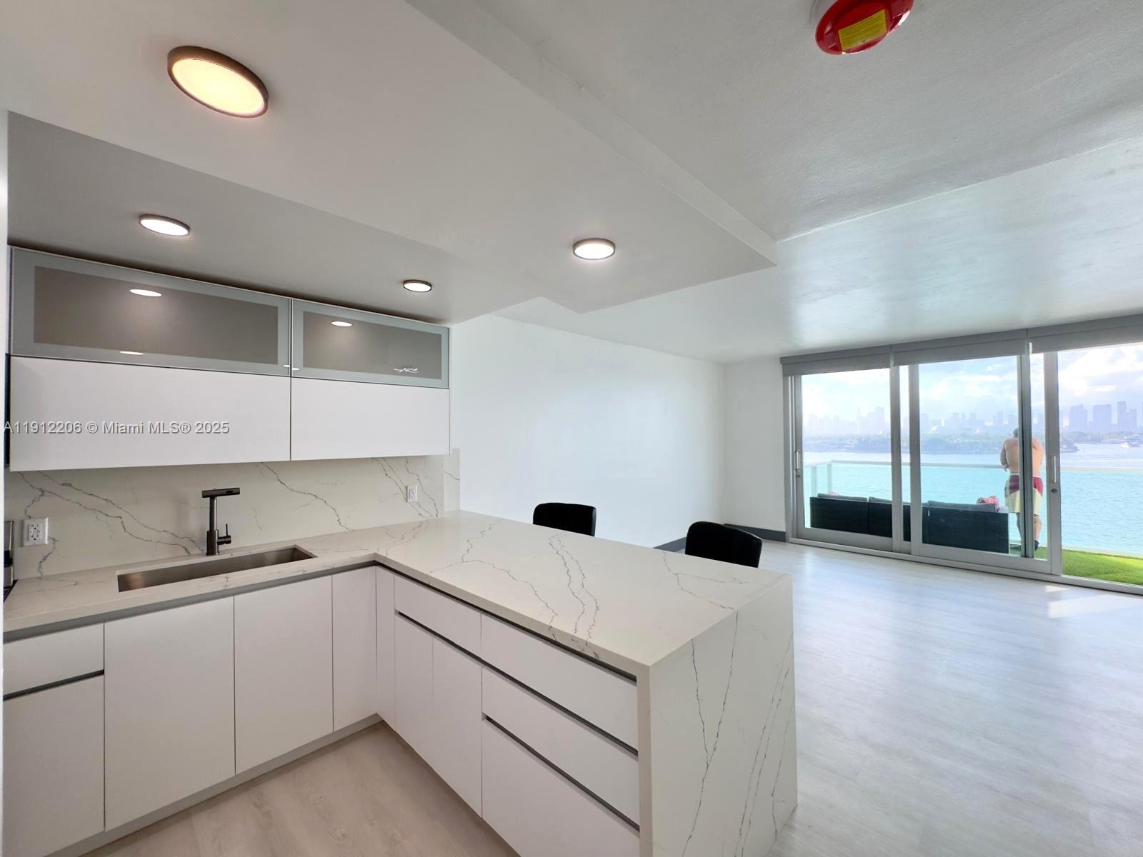 MIRADOR 1000 CONDO - Residential Lease