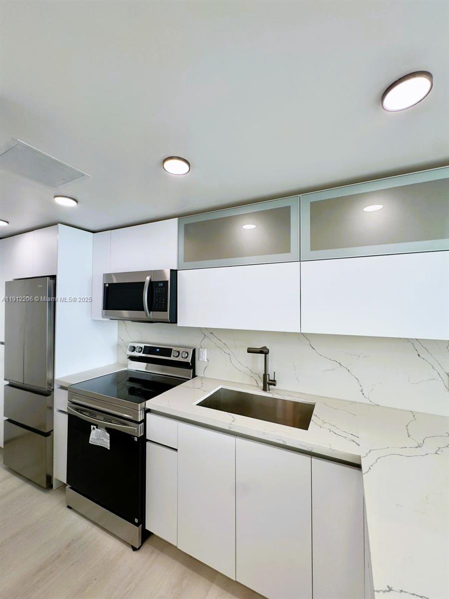 MIRADOR 1000 CONDO - Residential Lease