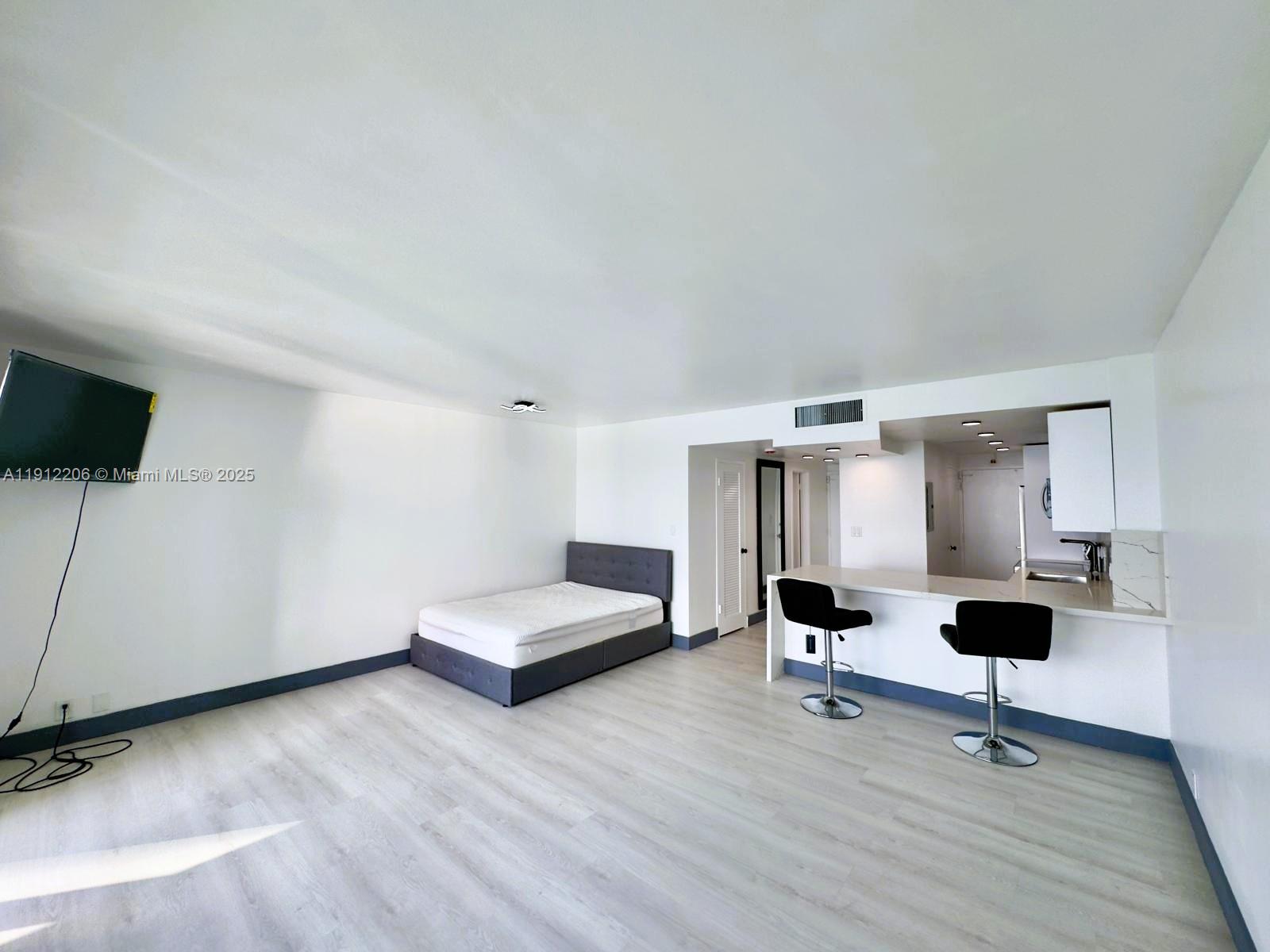 MIRADOR 1000 CONDO - Residential Lease