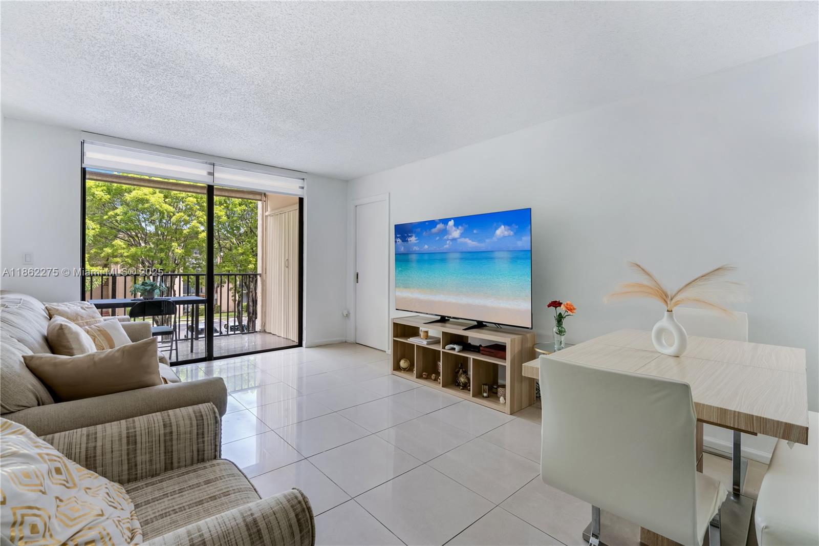 PROMENADE AT KENDALE LAKE - Residential