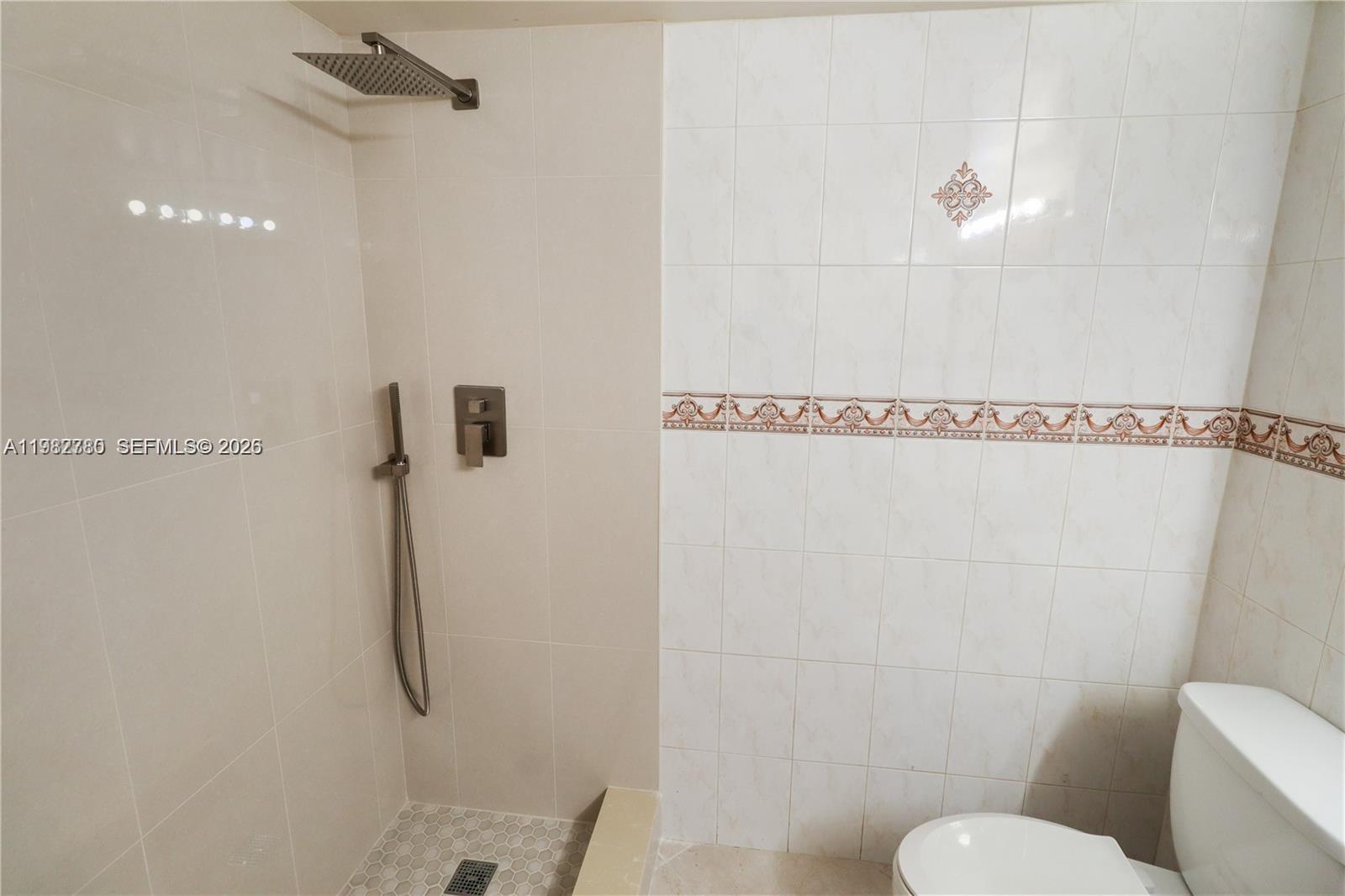 RIVIERA PALMS CONDO - Residential Lease