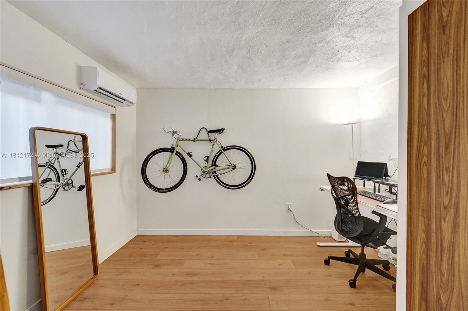 HOLLYWOOD COUNTRY CLUB DI - Residential