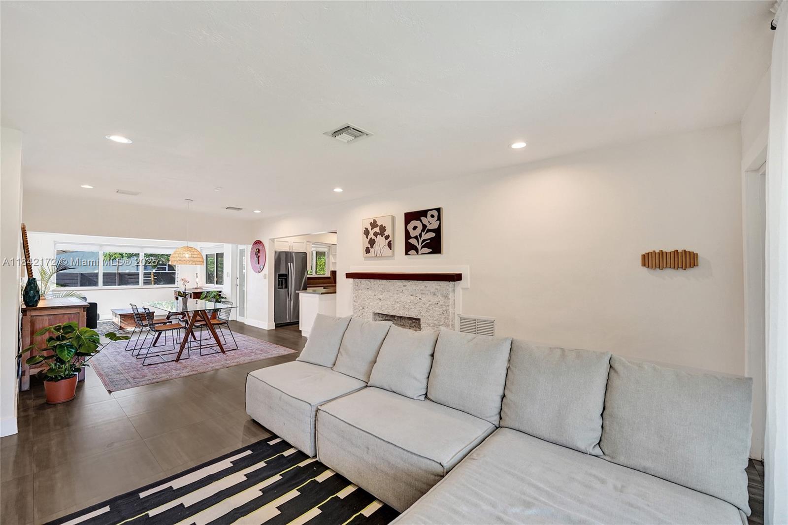 HOLLYWOOD COUNTRY CLUB DI - Residential