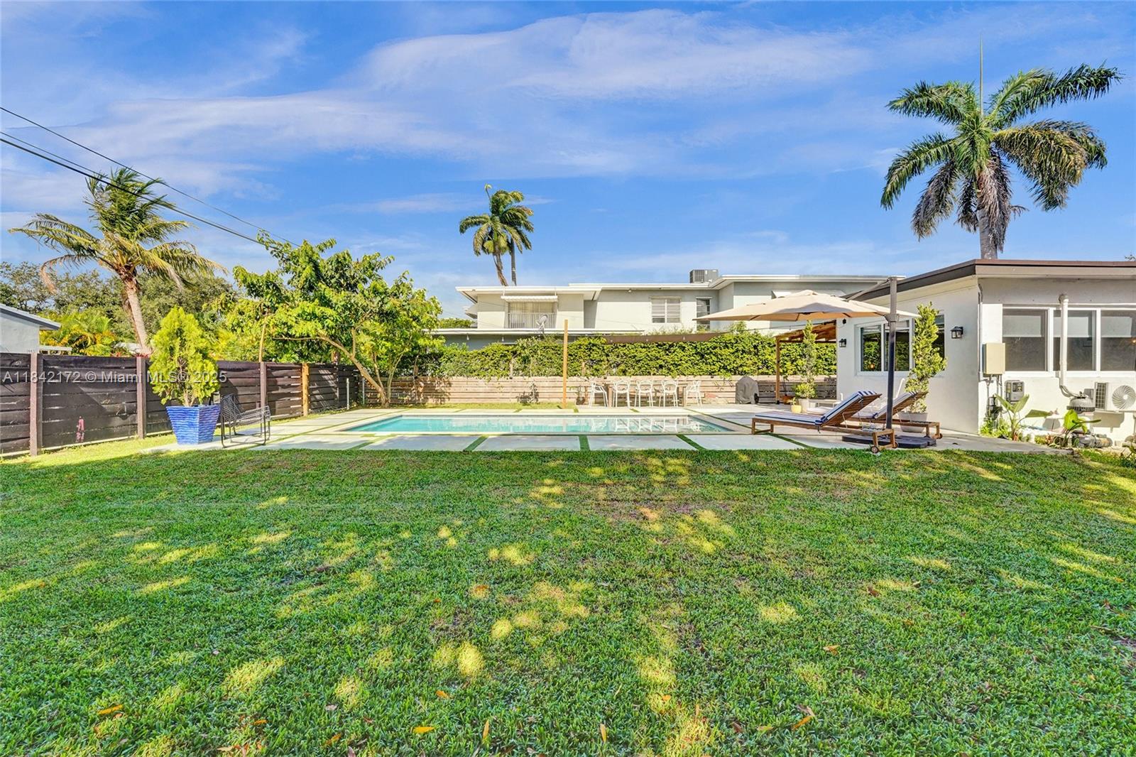 HOLLYWOOD COUNTRY CLUB DI - Residential