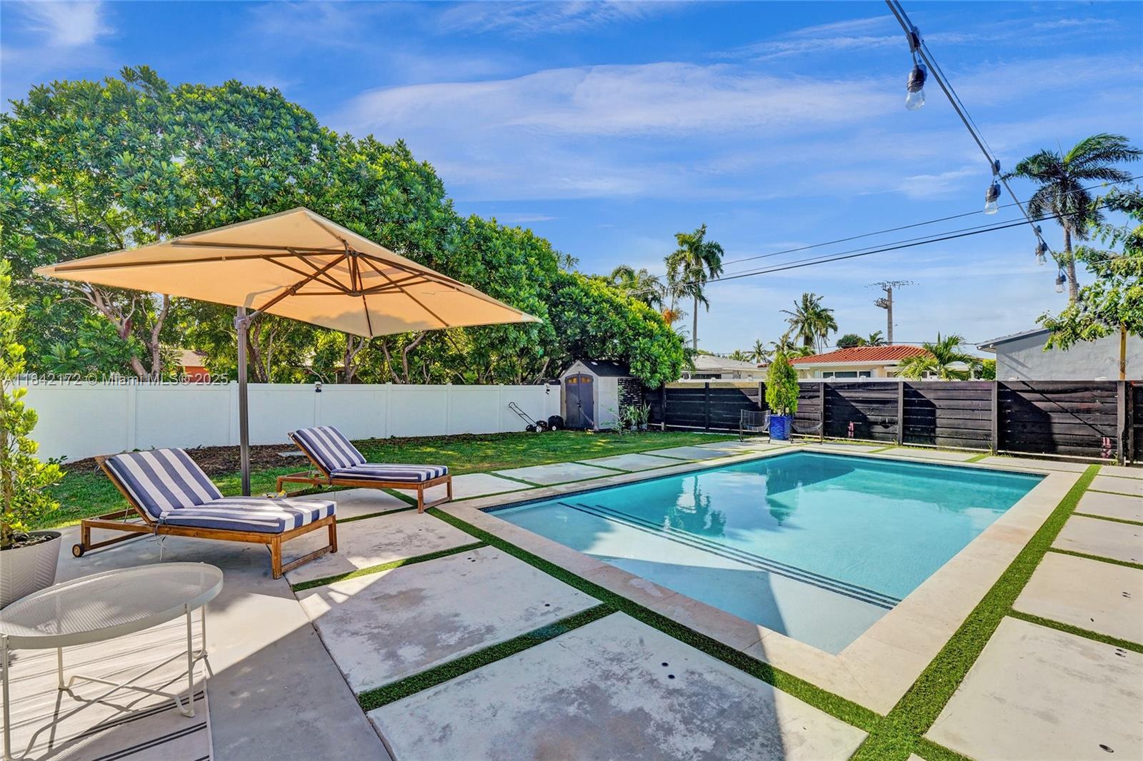 HOLLYWOOD COUNTRY CLUB DI - Residential