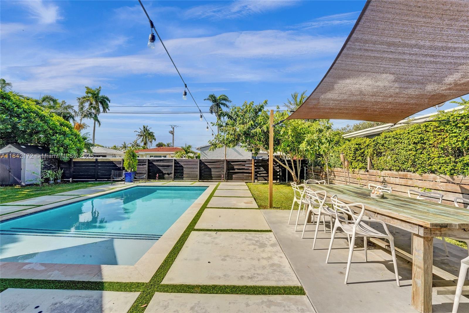 HOLLYWOOD COUNTRY CLUB DI - Residential