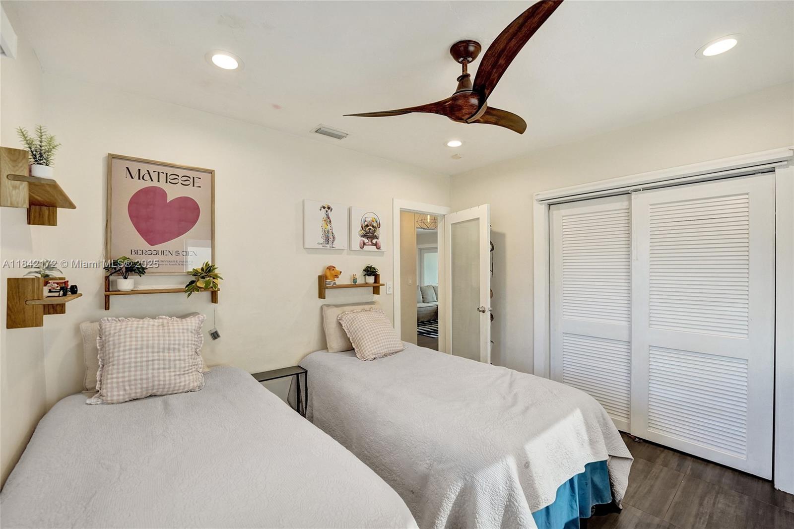 HOLLYWOOD COUNTRY CLUB DI - Residential