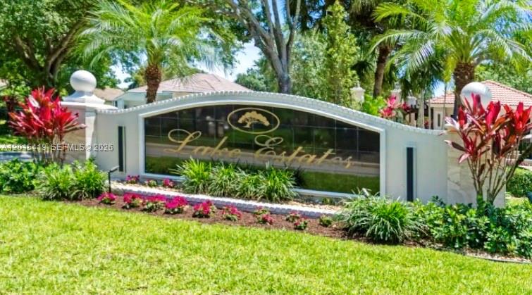 ROLLING HILLS GOLF & TENN - Residential