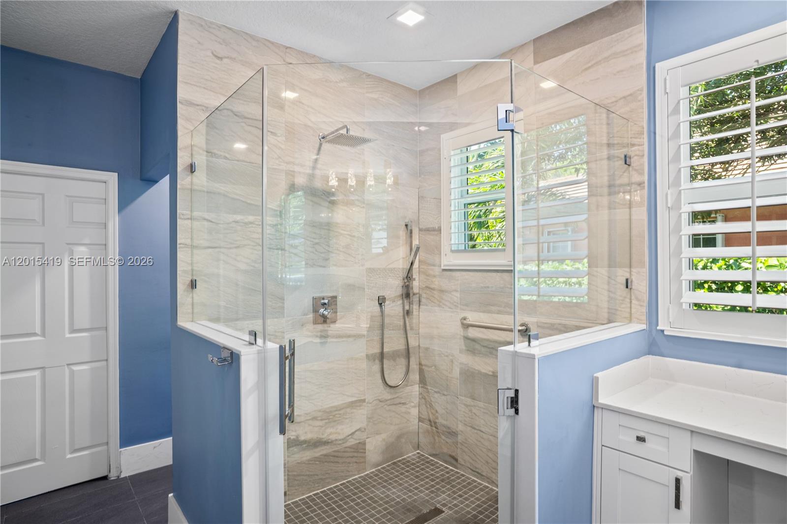 ROLLING HILLS GOLF & TENN - Residential
