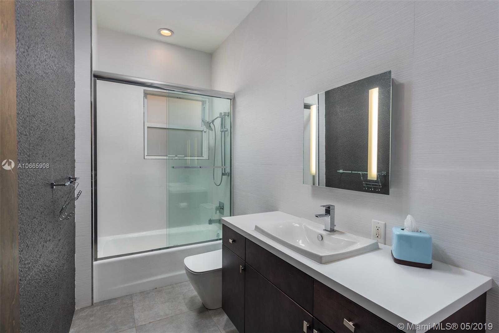 GOLDEN ISLES - Residential Lease