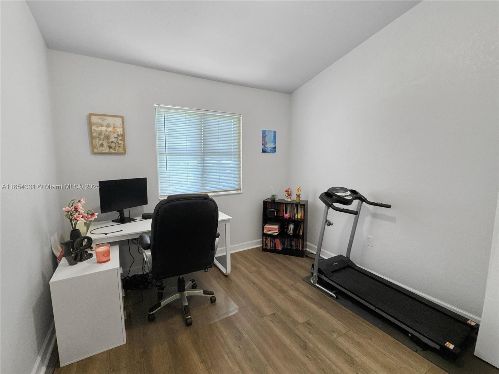 THE COURTS AT BAYSHORE II - Residential