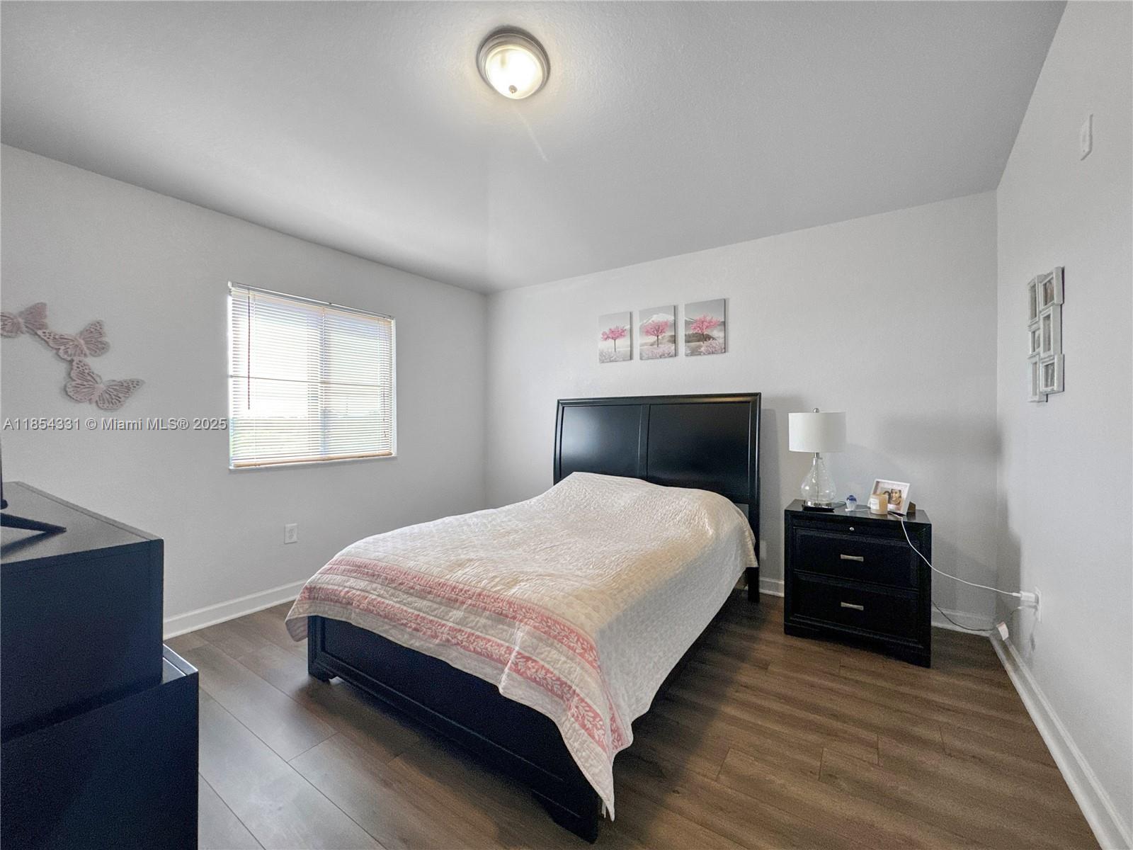 THE COURTS AT BAYSHORE II - Residential