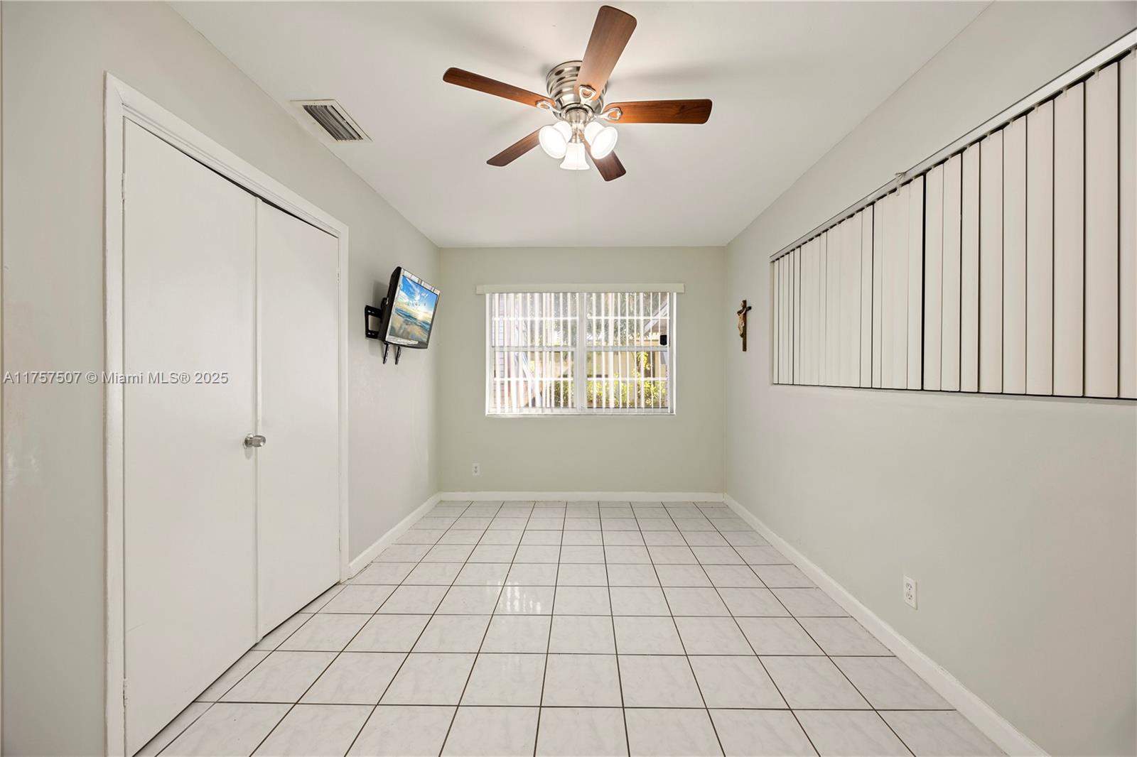 WESTGATE LAKE MANORS - Residential
