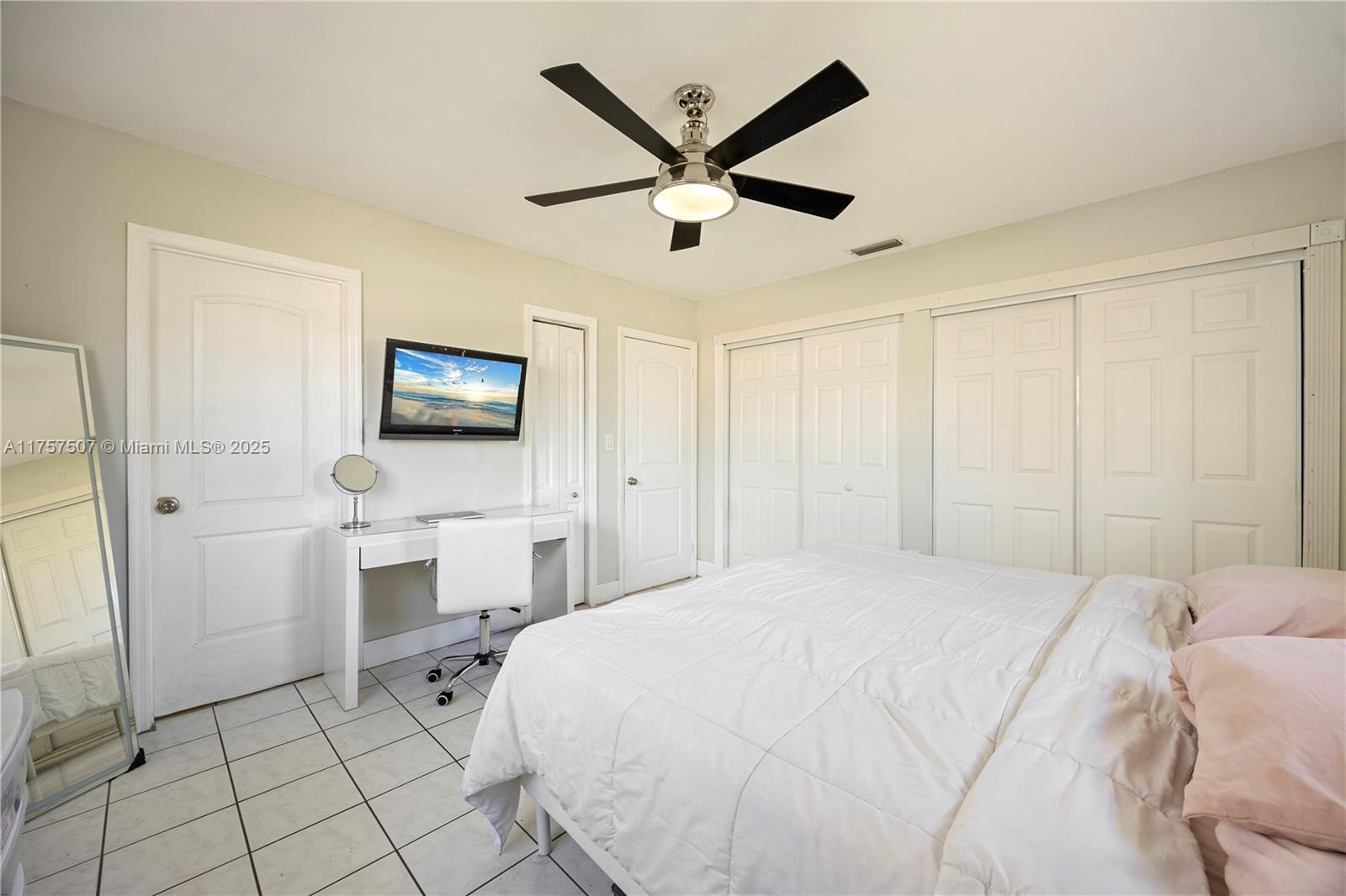 WESTGATE LAKE MANORS - Residential