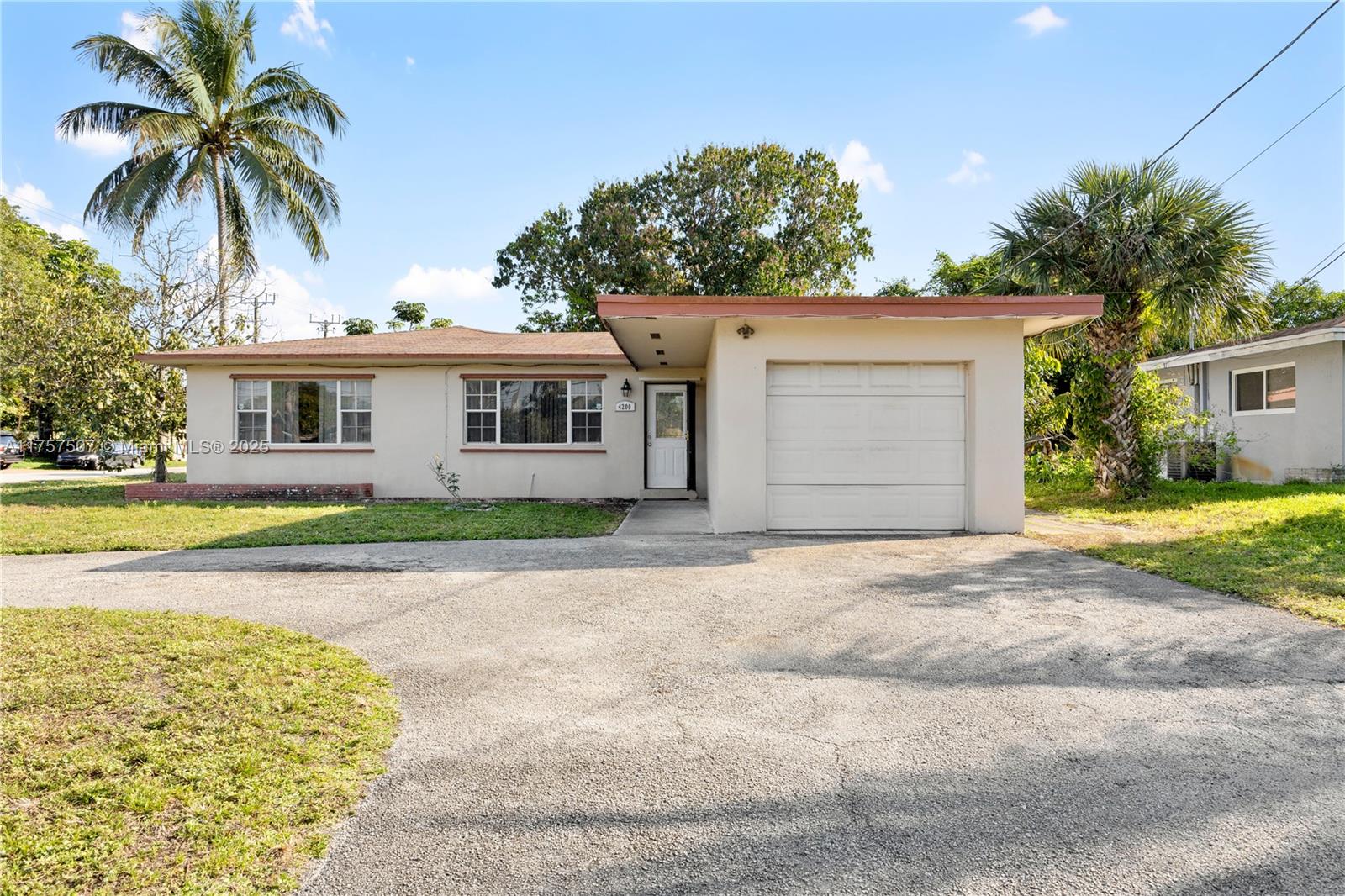 4200 Nw 2nd St, Plantation, Miami-Dade County, Florida - 3 Bedrooms  
2 Bathrooms - 