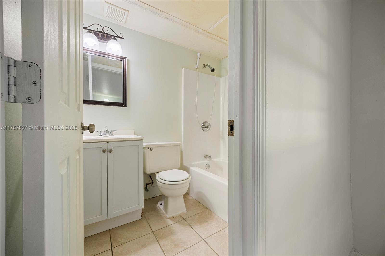 WESTGATE LAKE MANORS - Residential