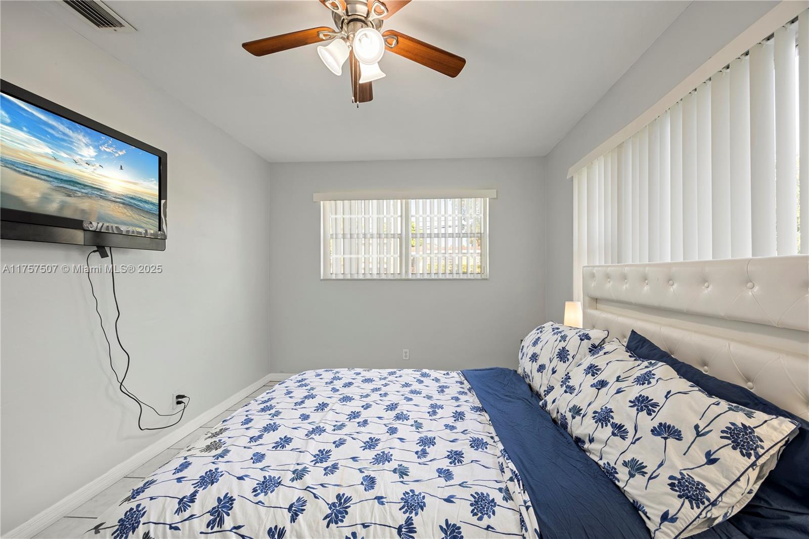 WESTGATE LAKE MANORS - Residential
