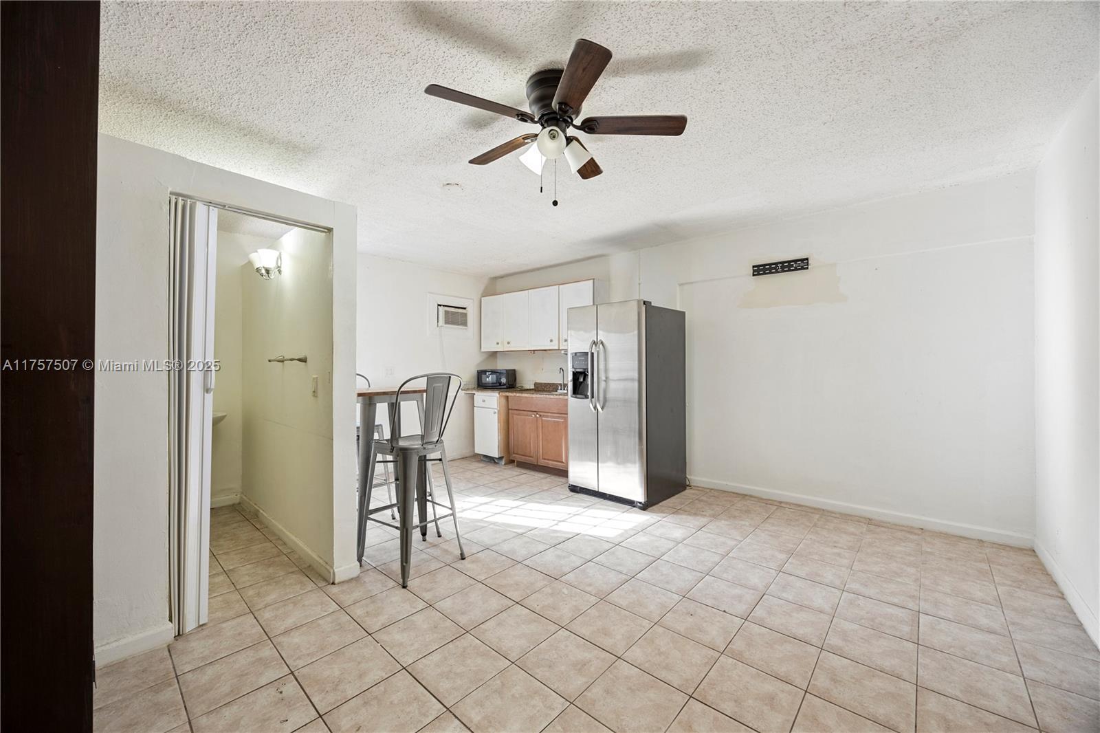 WESTGATE LAKE MANORS - Residential
