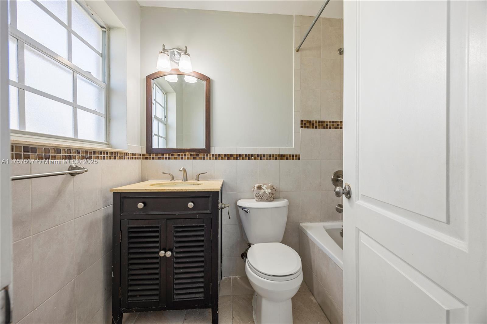 WESTGATE LAKE MANORS - Residential