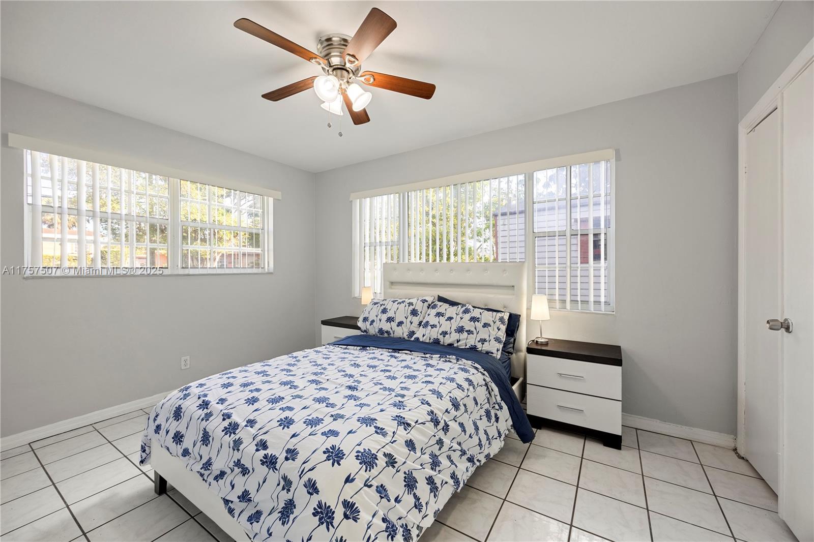 WESTGATE LAKE MANORS - Residential
